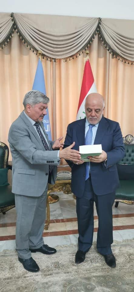 الدكتور حيدر العبادي يستقبل الدكتور بحر العلوم ويبحث معه الأوضاع في البلد ومشروع ووثيقة السيادة