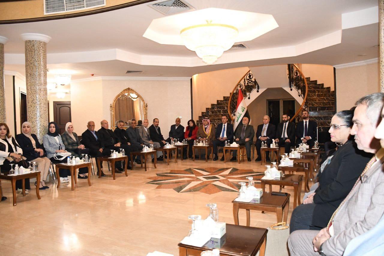 Dr. Haider Al-Abadi receives the Palestinian community in Iraq, headed by the Palestinian Ambassador